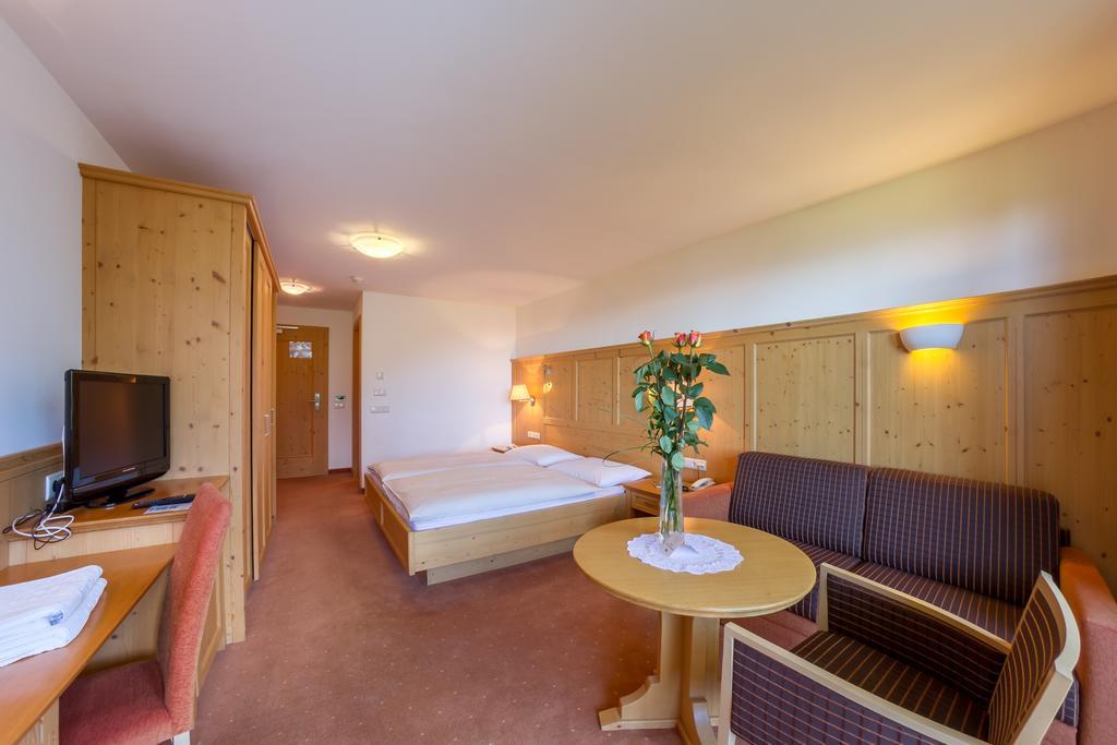 Hotel Plunger Кастельротто Екстер'єр фото